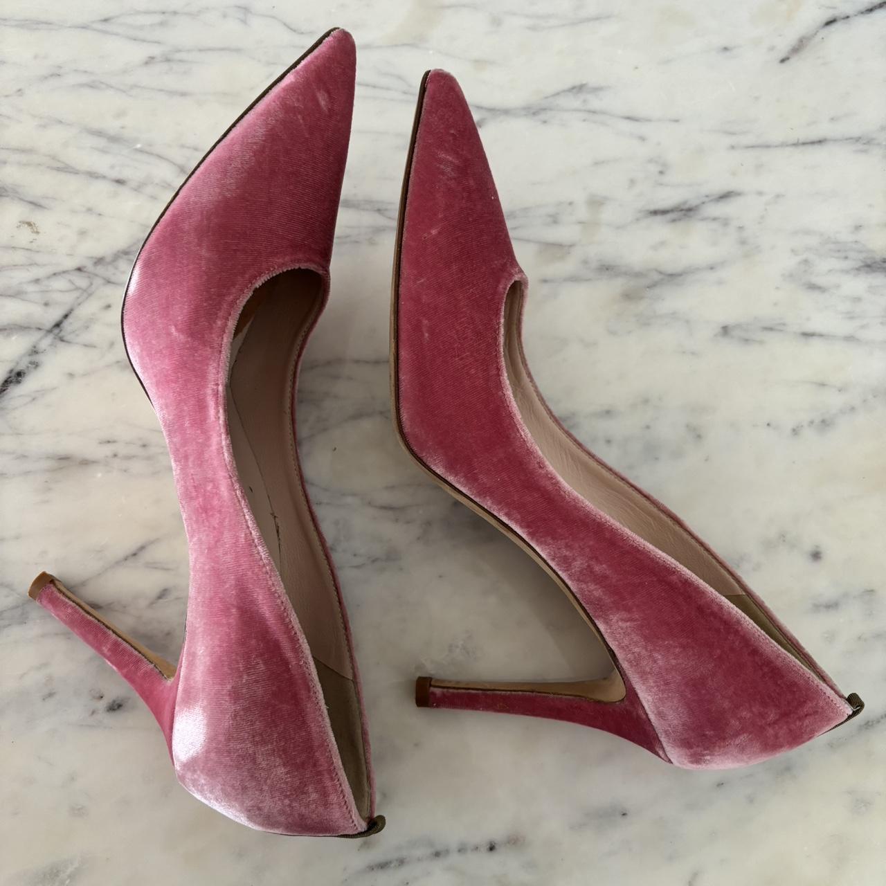 Pink velvet pumps hotsell