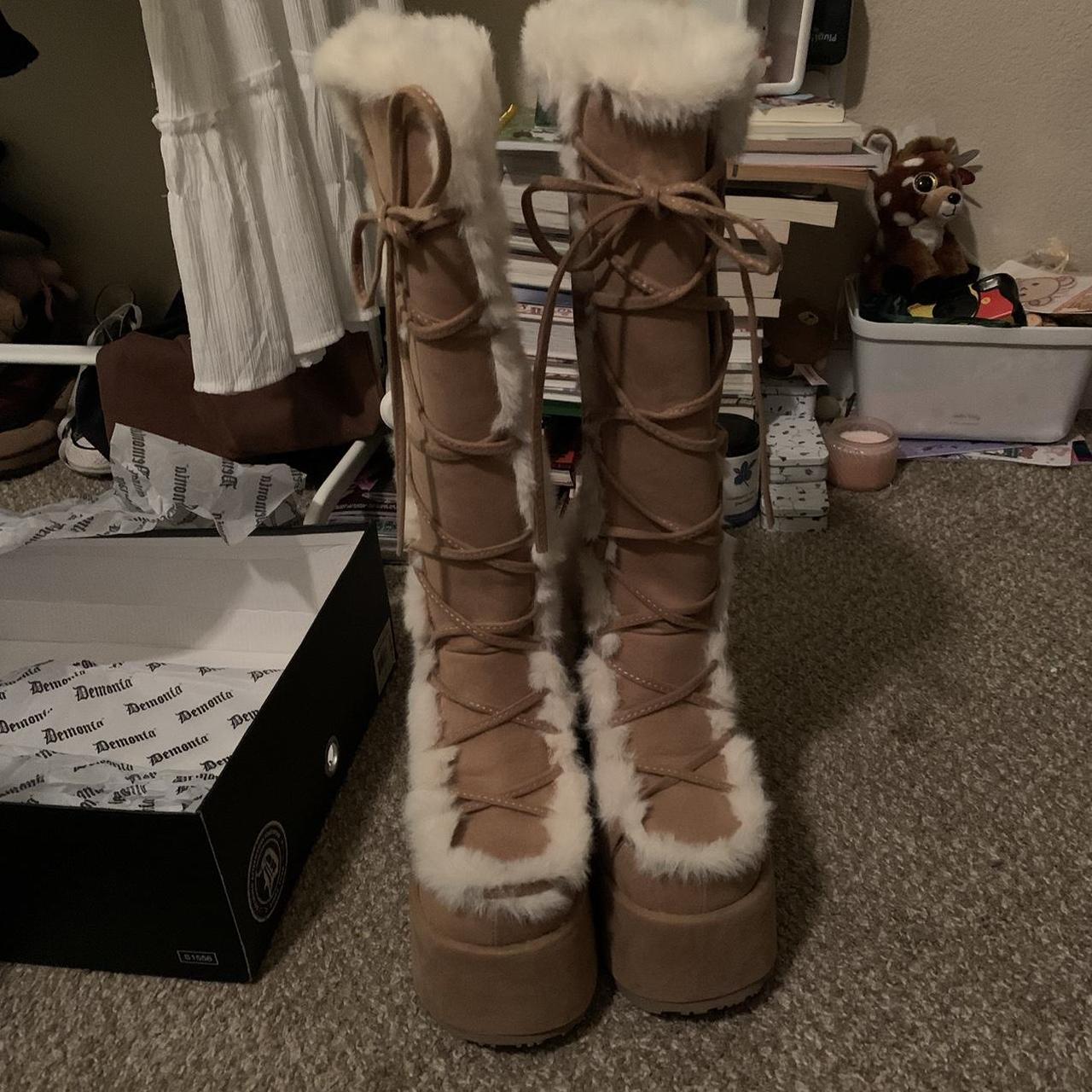 demonia camel tan