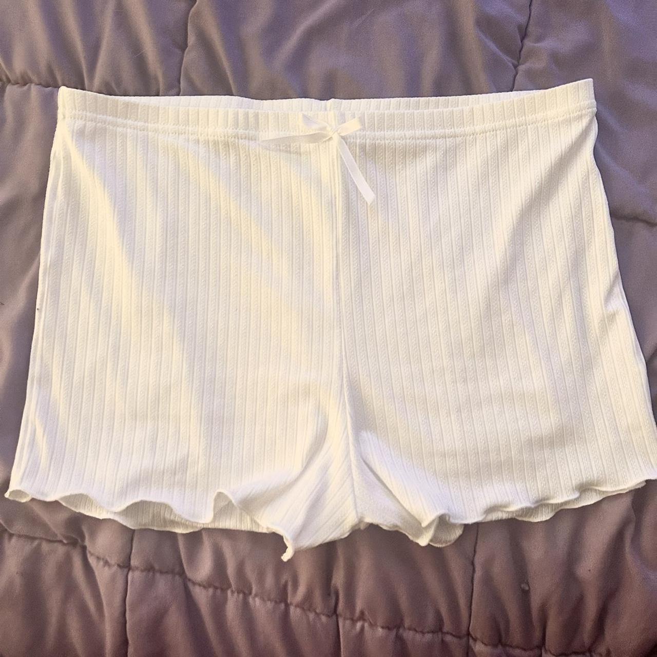 Women's White Shorts | Depop