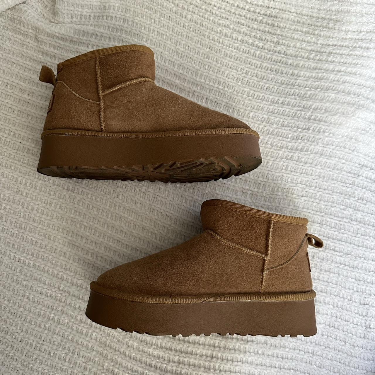 knock off ugg minis! only worn once :) size 8!... - Depop