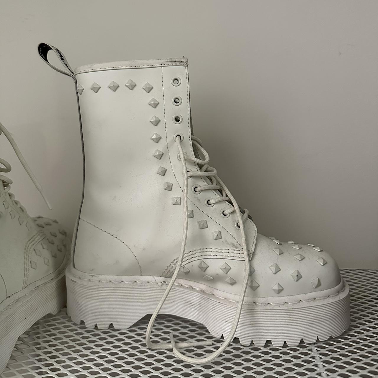 1490 stud best sale doc martens