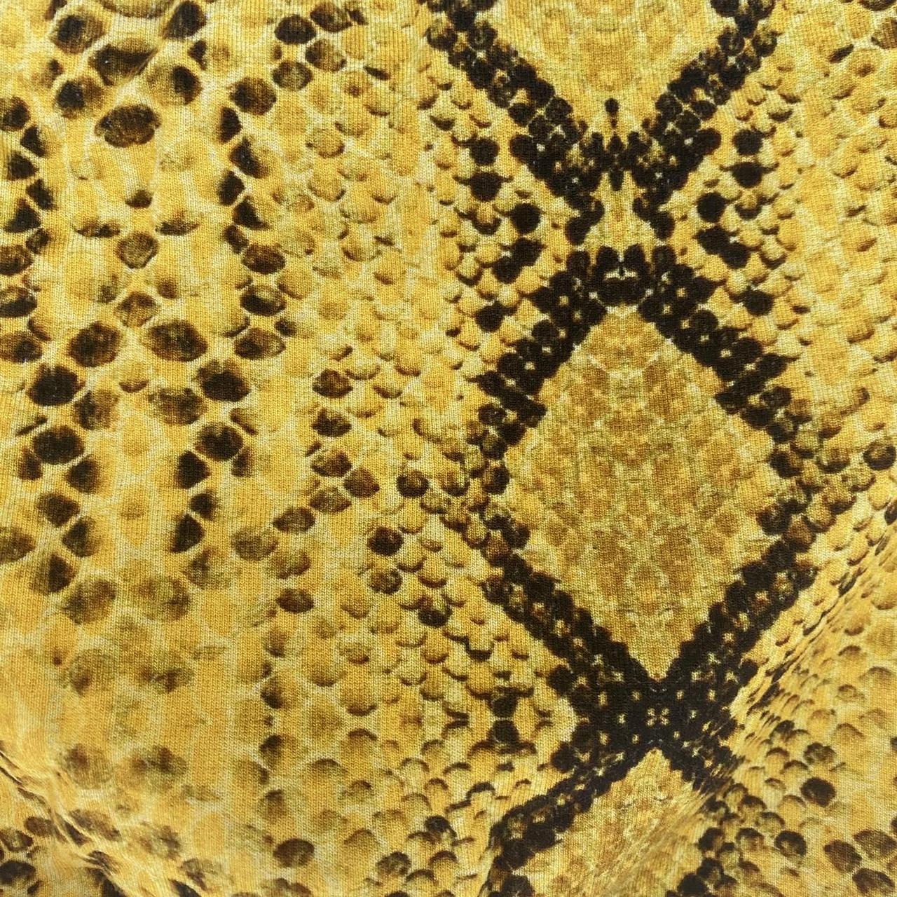 Women's Yellow and Black Croptop Depop