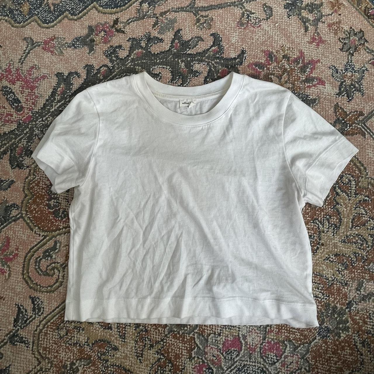 Aritzia Women's T-shirt | Depop