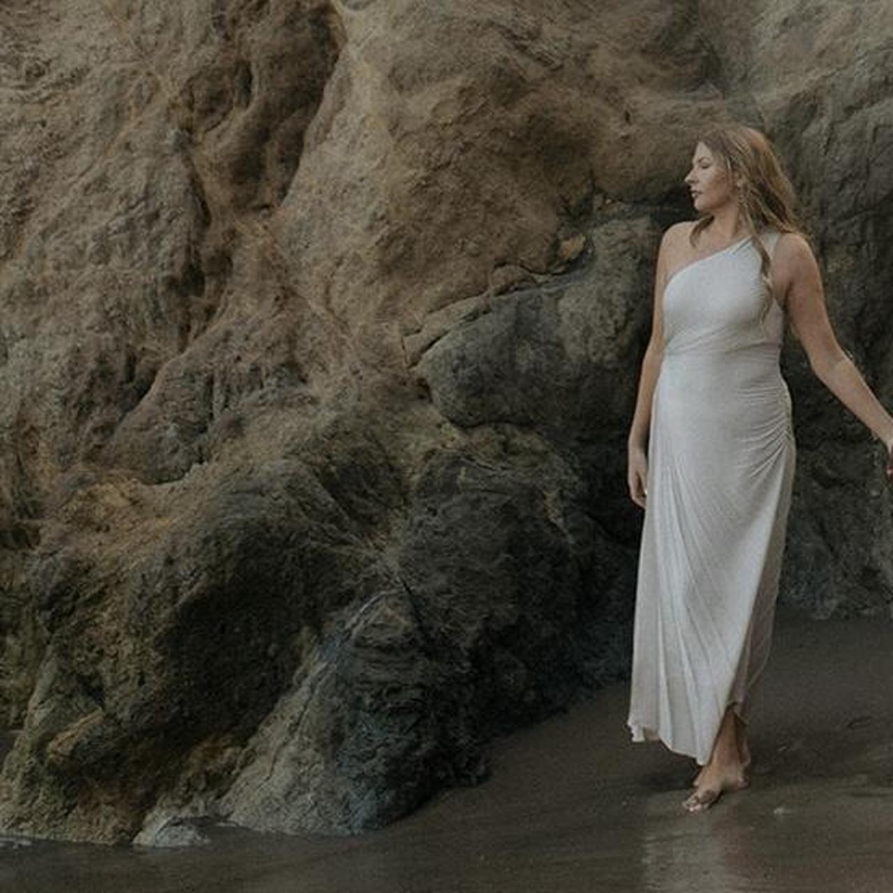 Stunning cream satin one shoulder pleated Depop - Main Image