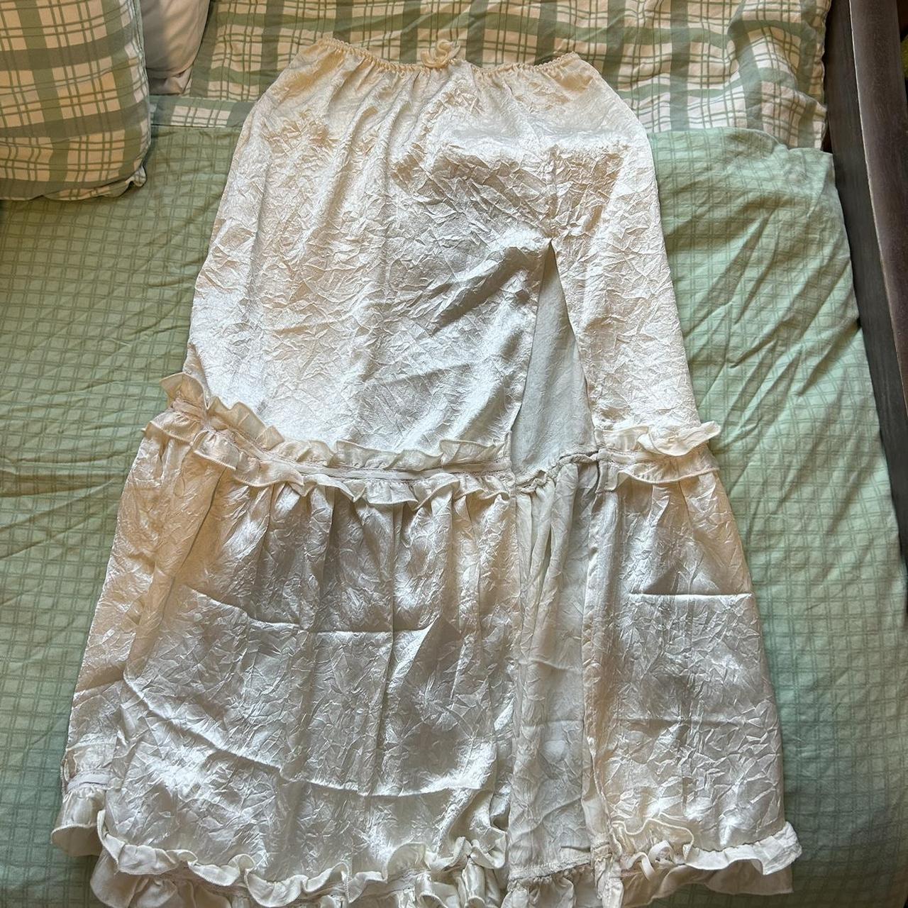 Urban Outfitters Women's Cream and White Skirt | Depop