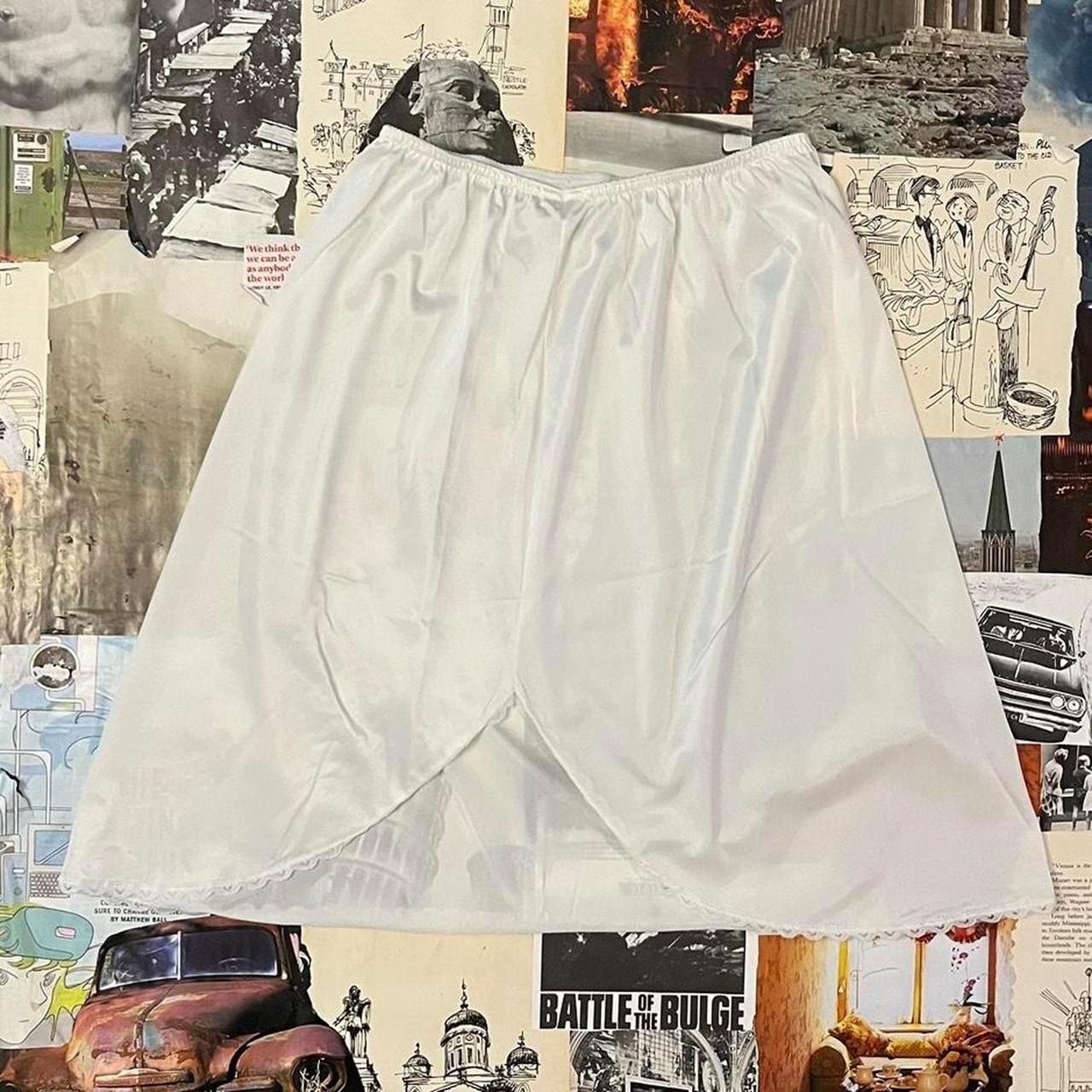 Warner's Women's Skirt - White - M – satin midi s… - image 4