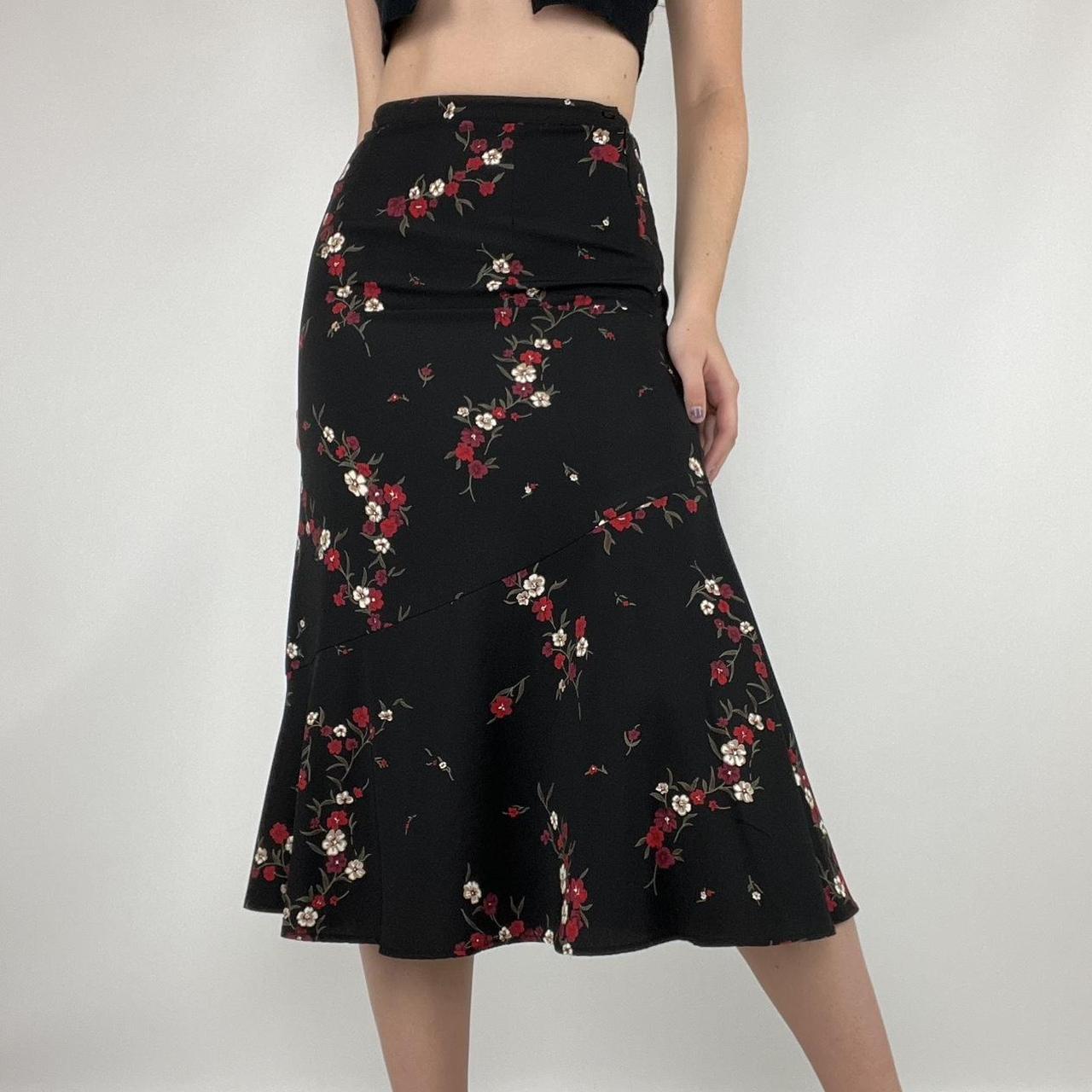 Sag Harbor Women S Black And Red Skirt Depop