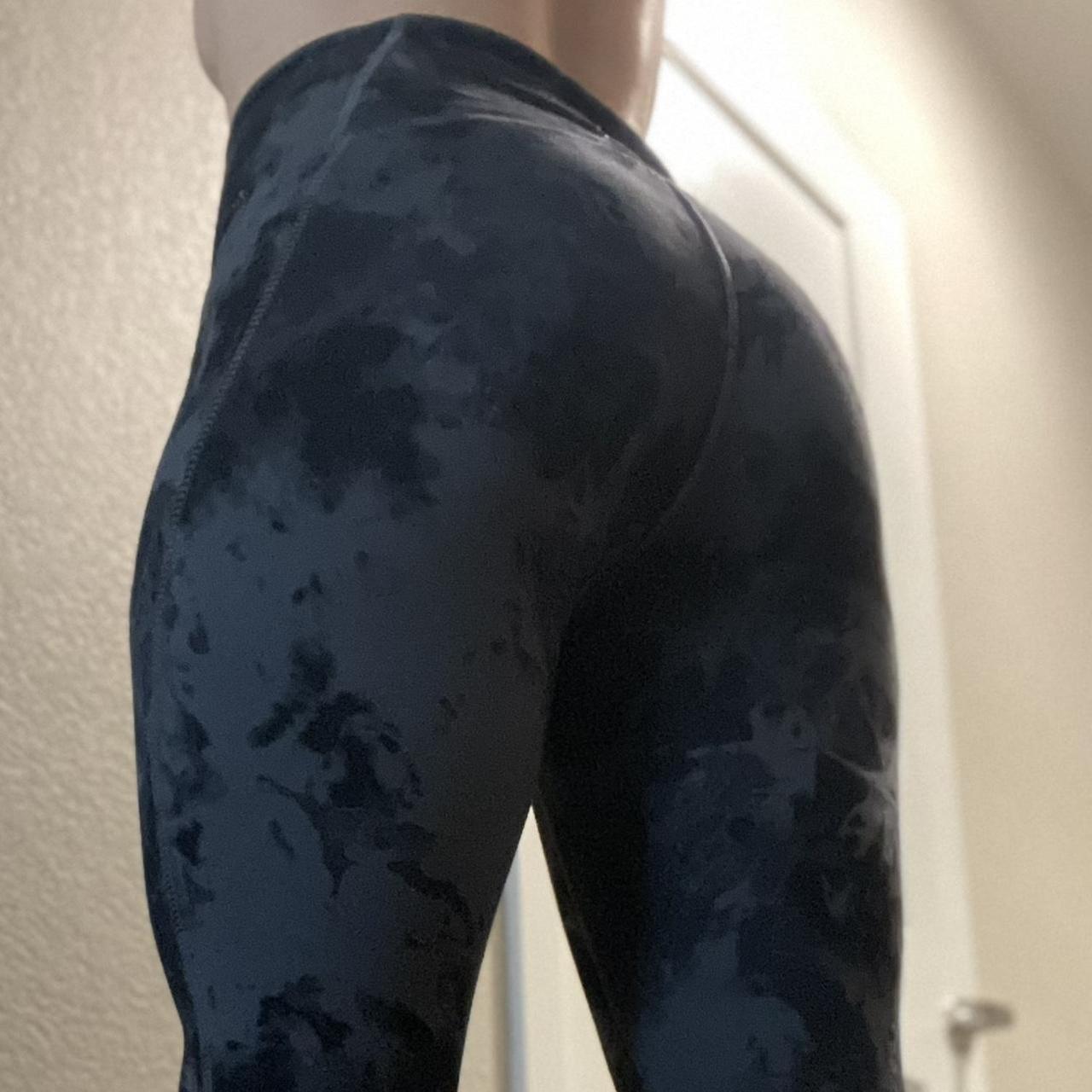 Danskin Women's Grey and Black Leggings Depop