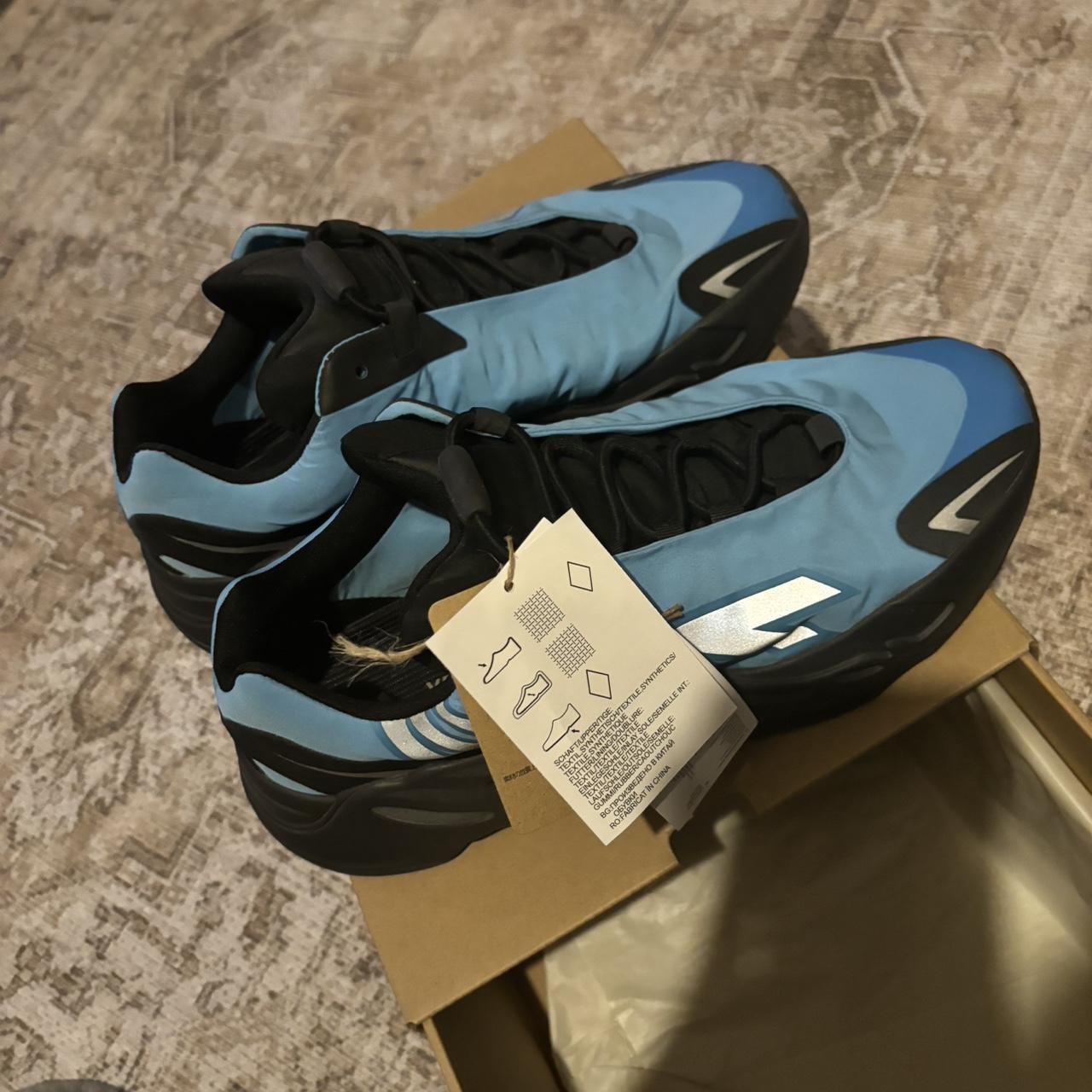 mnvn cyan
