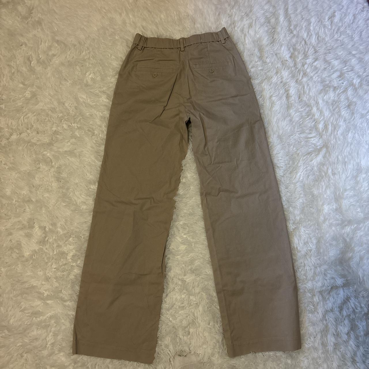 Uniqlo Beige Pants Size: 26 (Reference: 5’3... - Depop