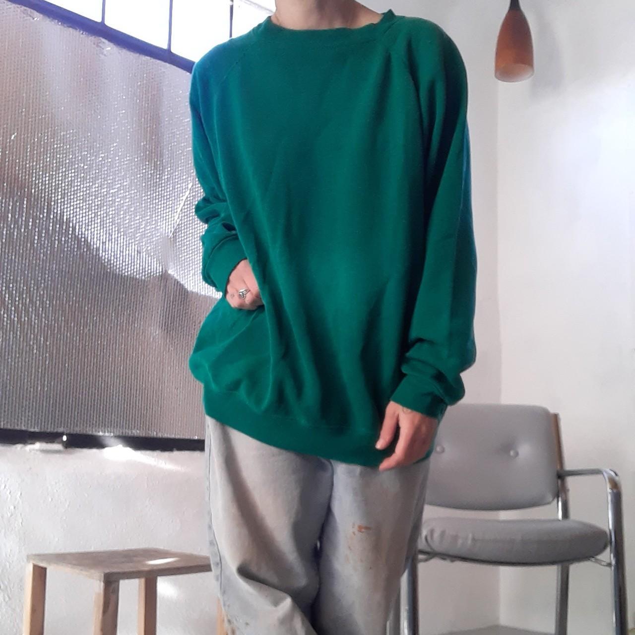 Hanes top green sweatshirt