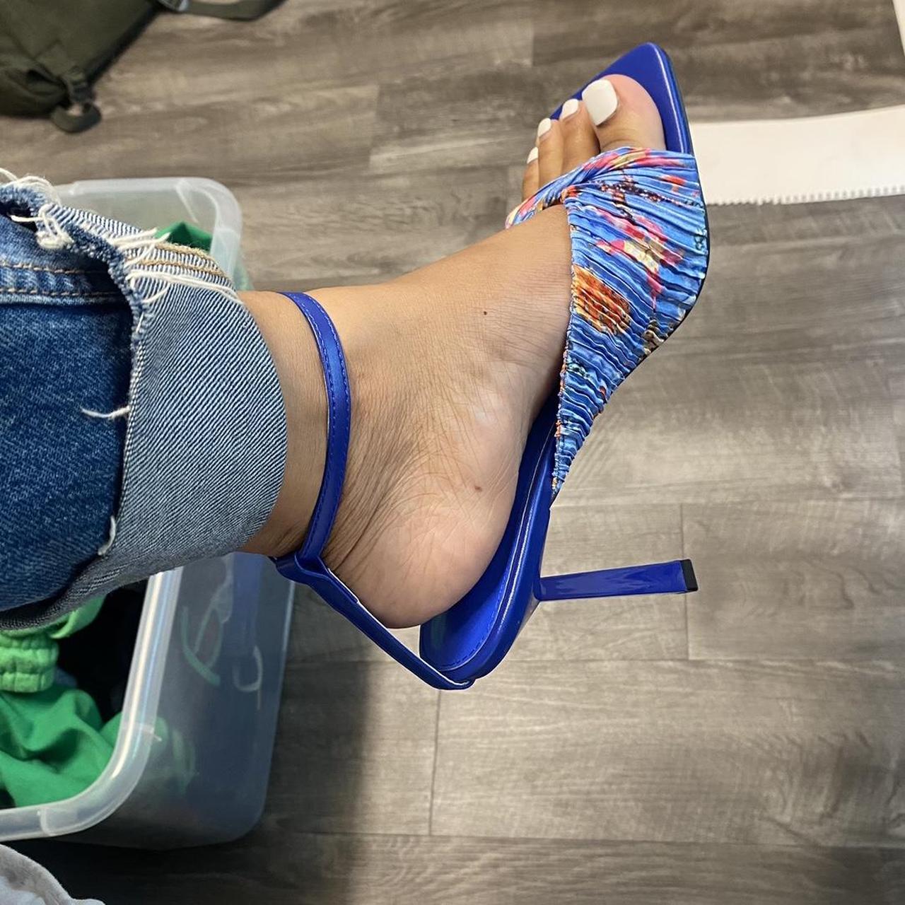 Fashion Nova Women's Blue Sandals Depop