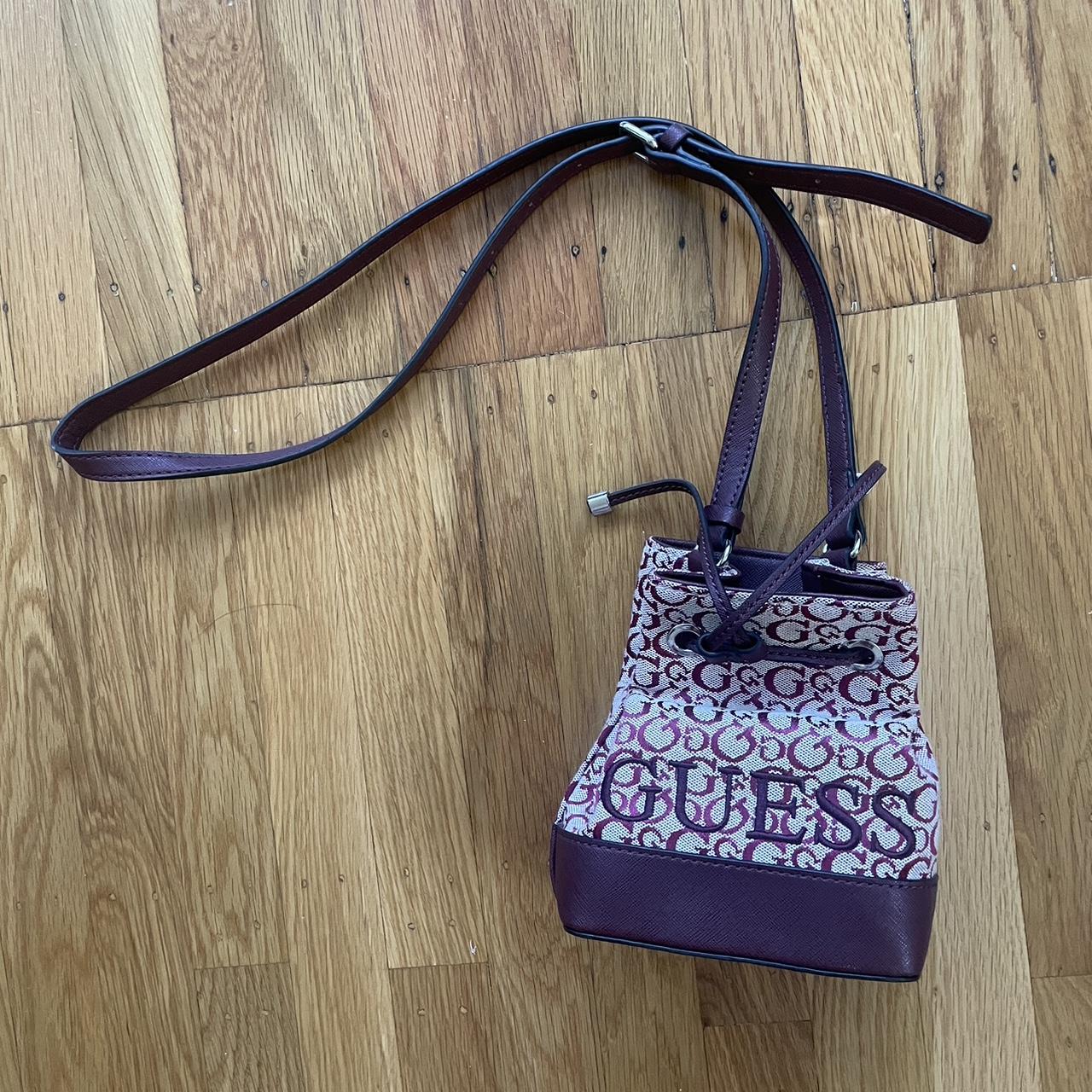 New guess bucket messenger bag outlets