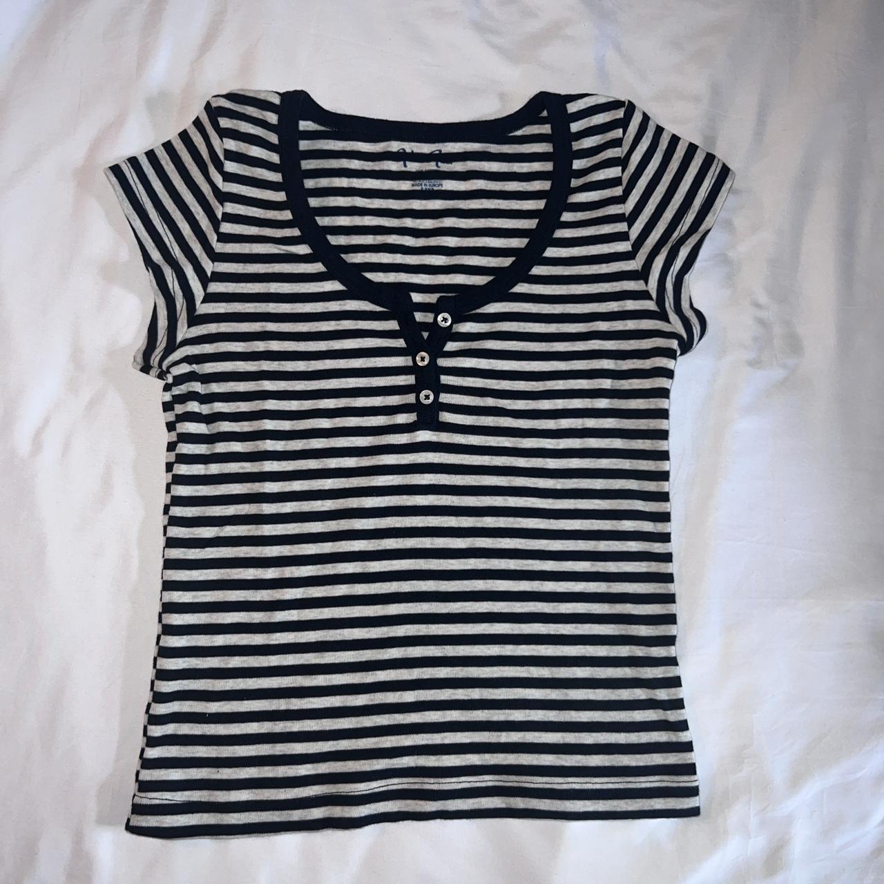 Brandy Melville Women's Grey and Navy Crop-top | Depop