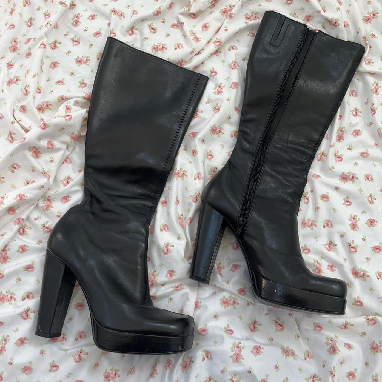 Guess Women's Black Boots Depop