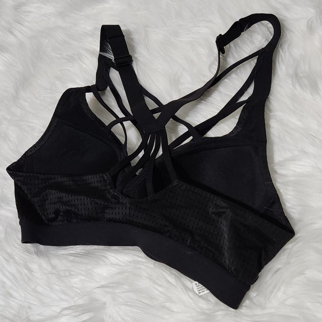 Victoria Secret, Strappy Sports Bra Like new, only - Depop