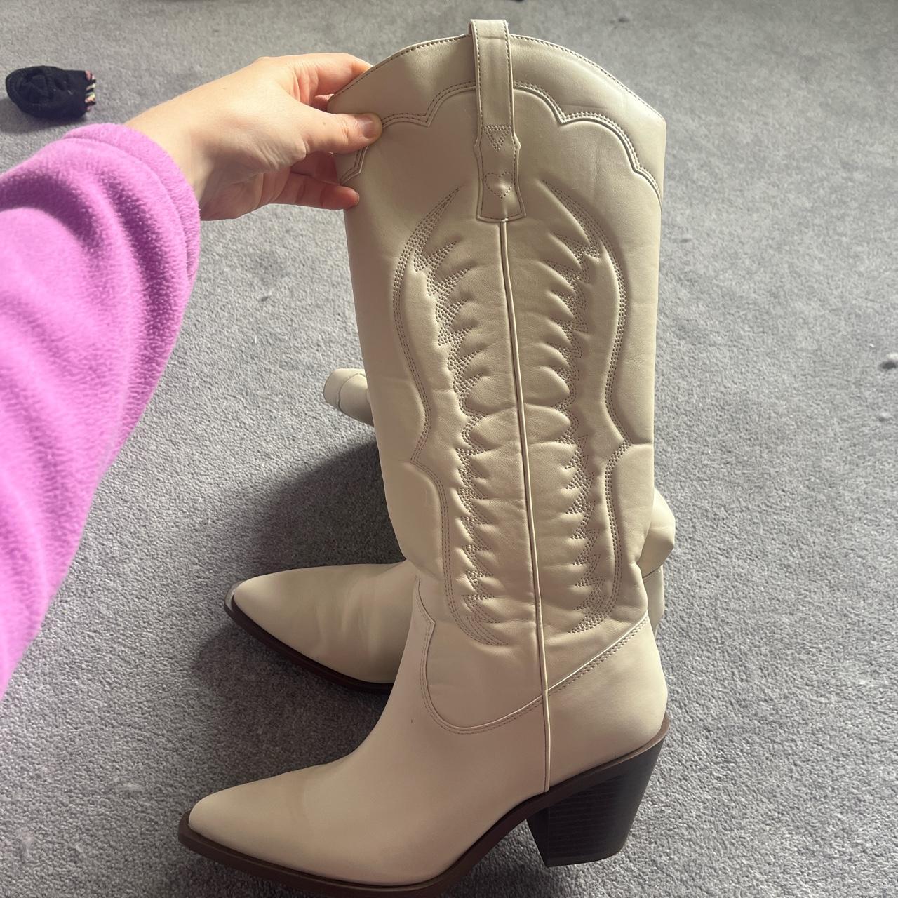 stradivarius boots beige