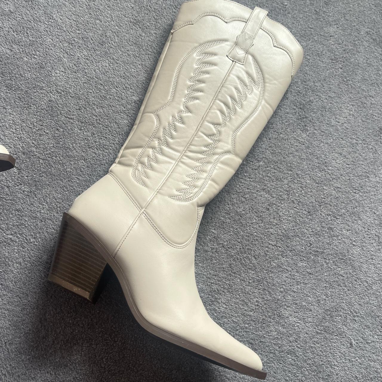 stradivarius boots beige