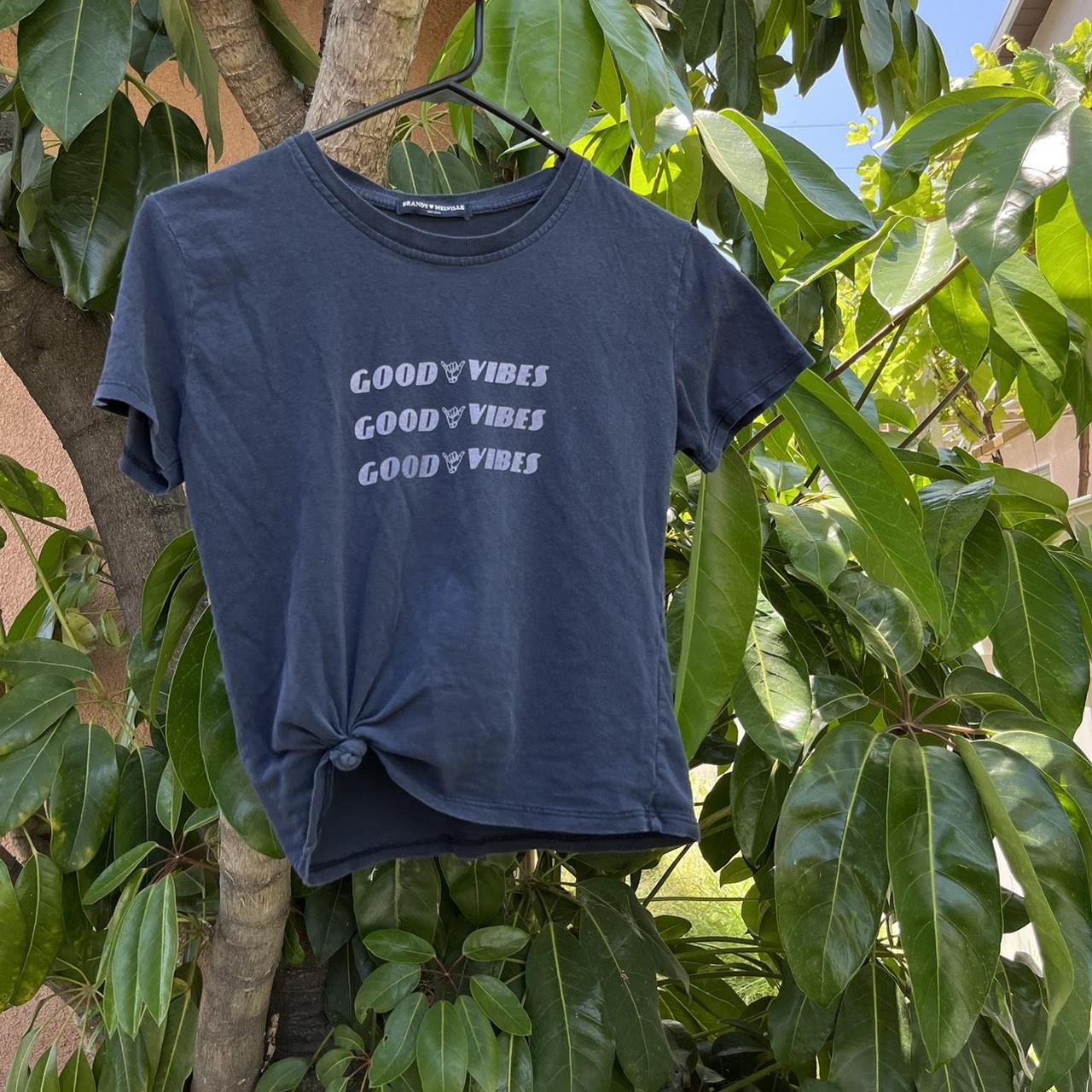 Brandy melville 2025 good vibes tee