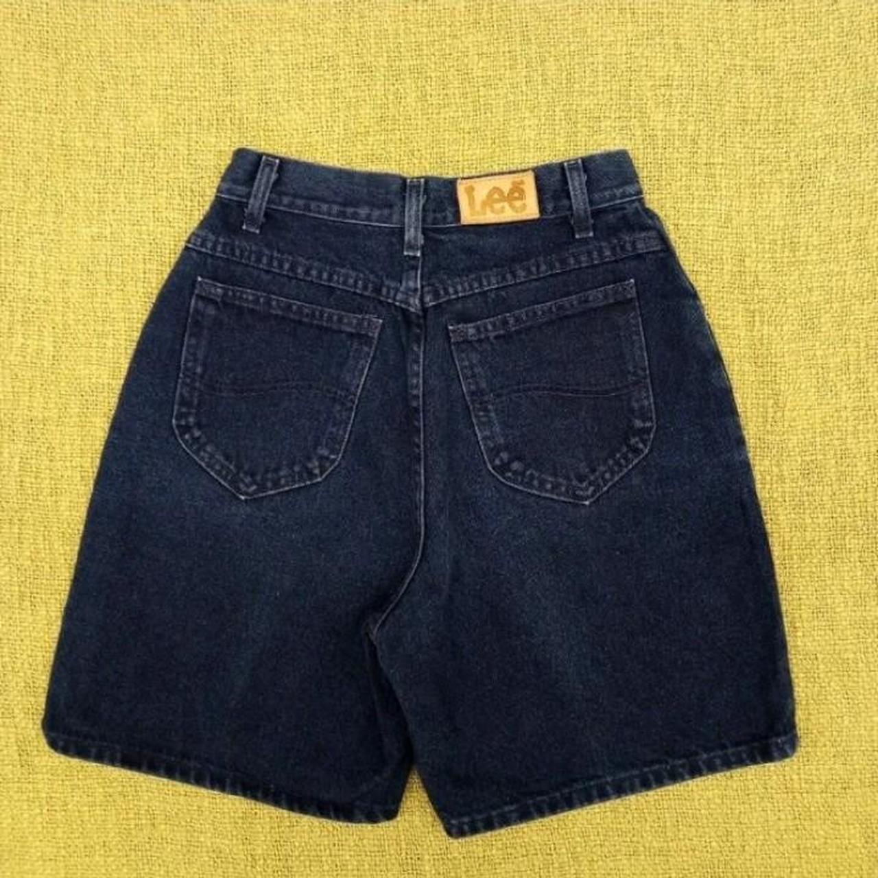 Vintage Lee Denim Shorts Size 6 Fit 24 Great... - Depop