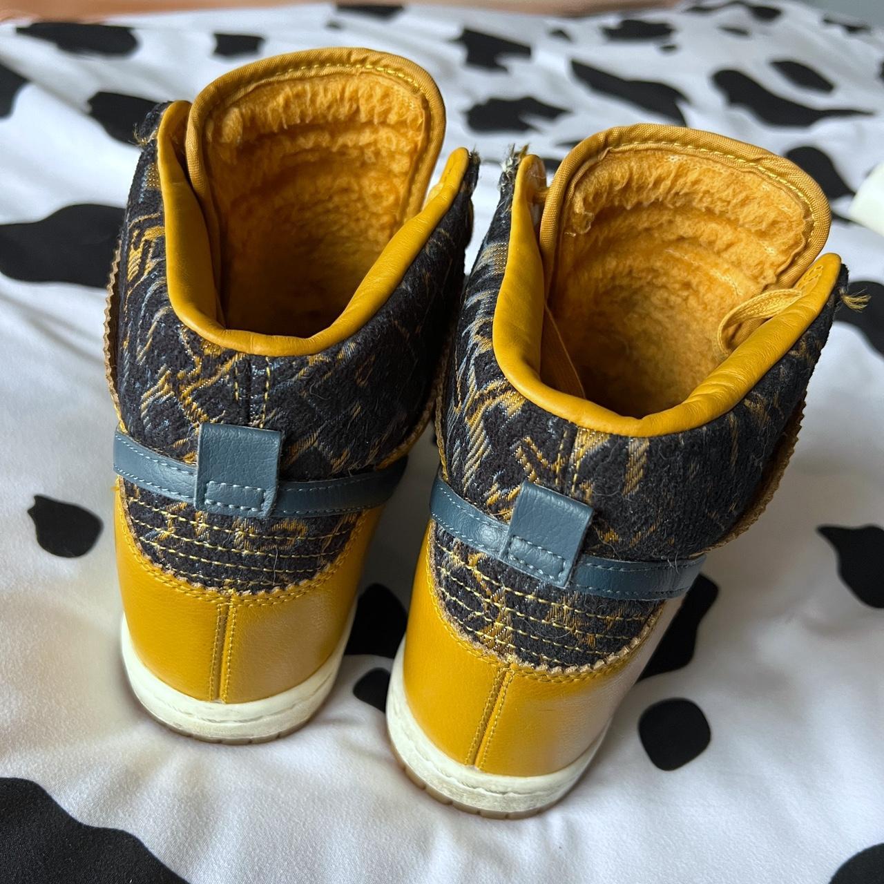 Nike dunk sky hi gold sale