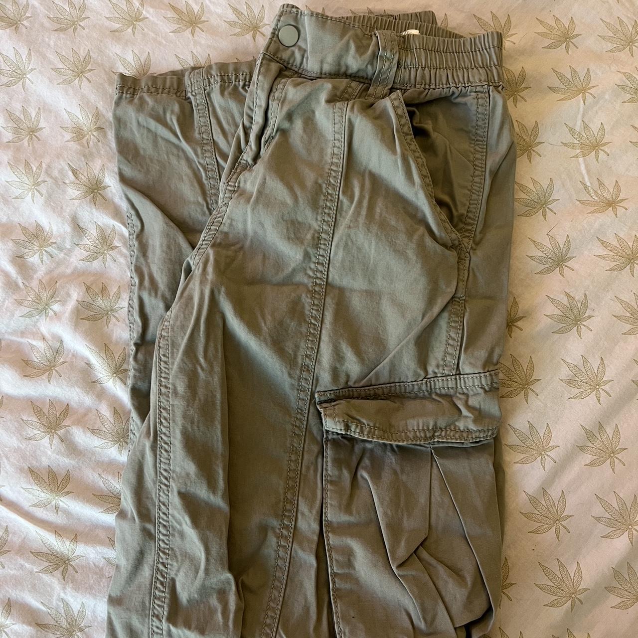 H&M cargo pants in the color light khaki green! size... - Depop