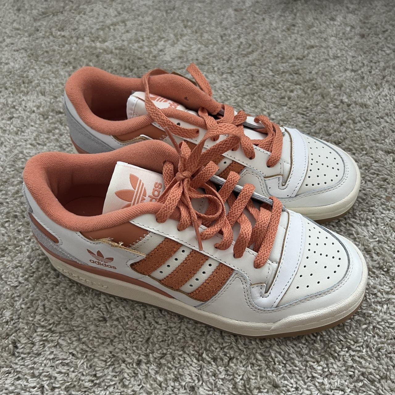 adidas forum 84 low in cream/off white & muted... - Depop