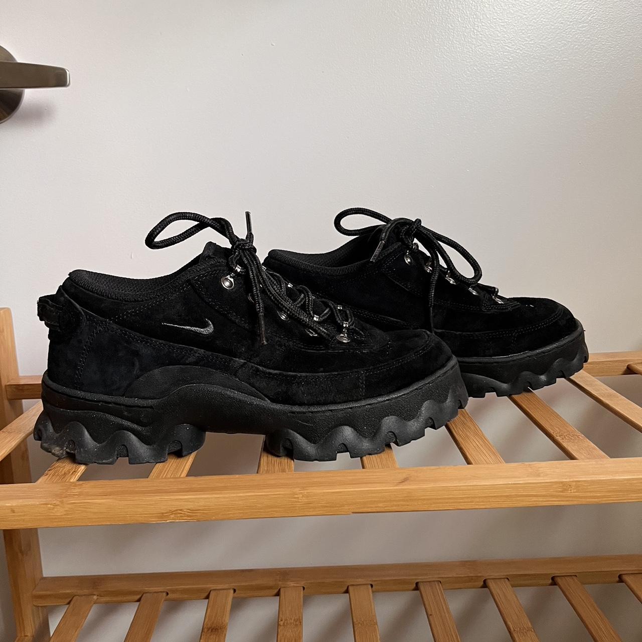 mens nike lahar low