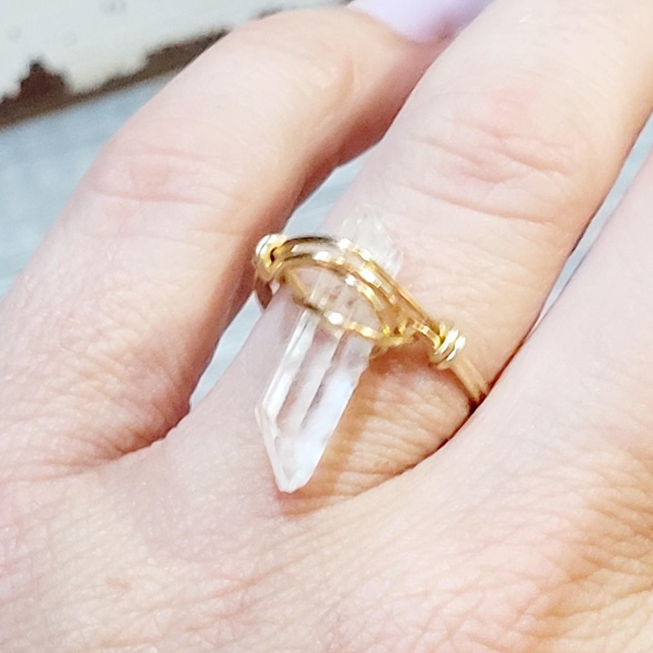 Crystal point store ring