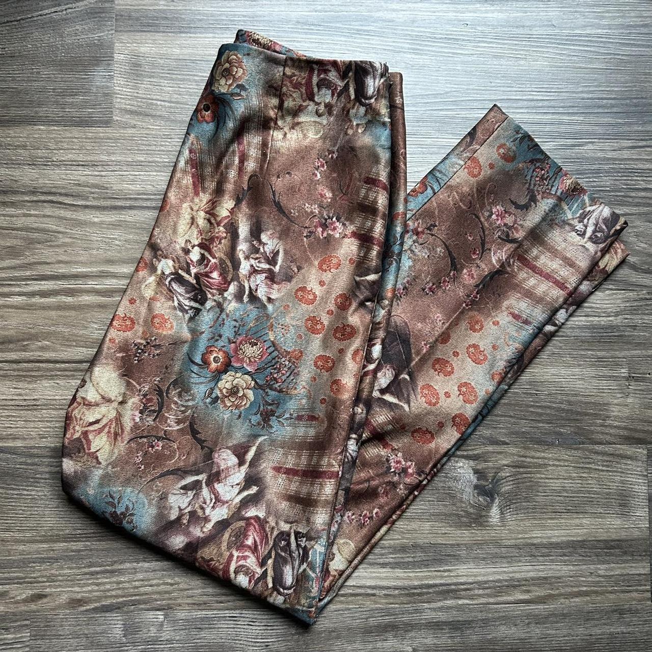 90s Renaissance printed pants 🪽 best fits small/27 - Depop