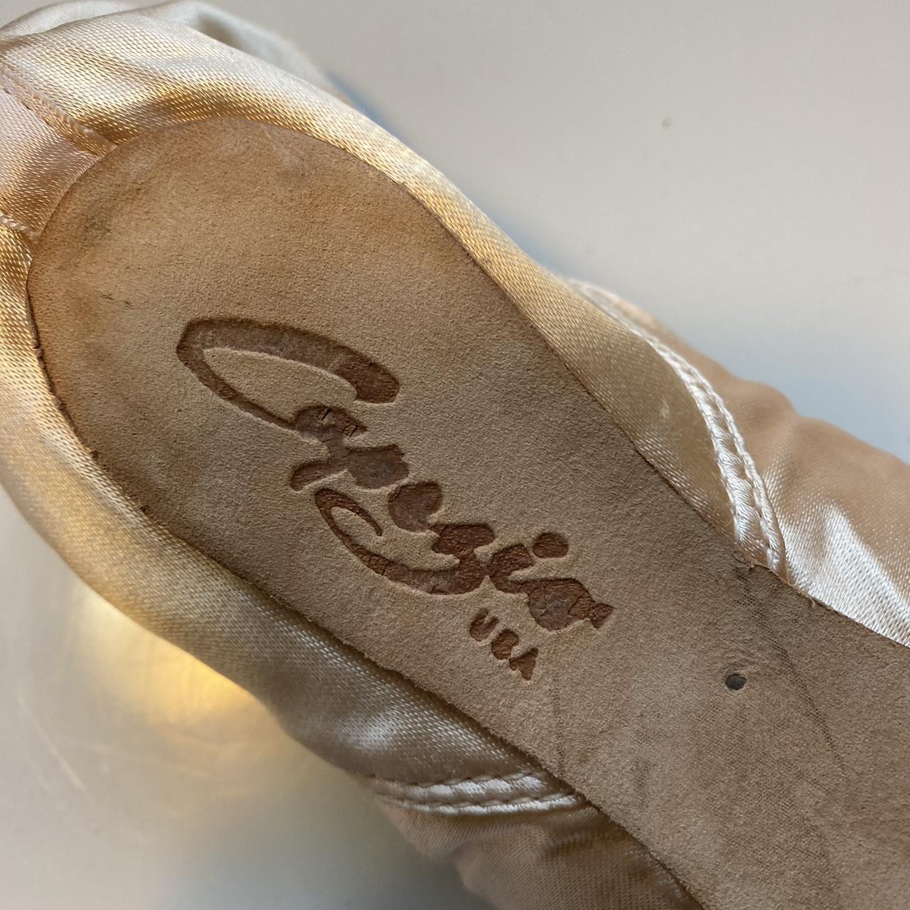 Aria deals pointe shoes