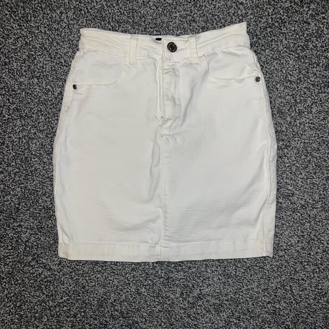 Missguided white denim mini skirt. Size 6