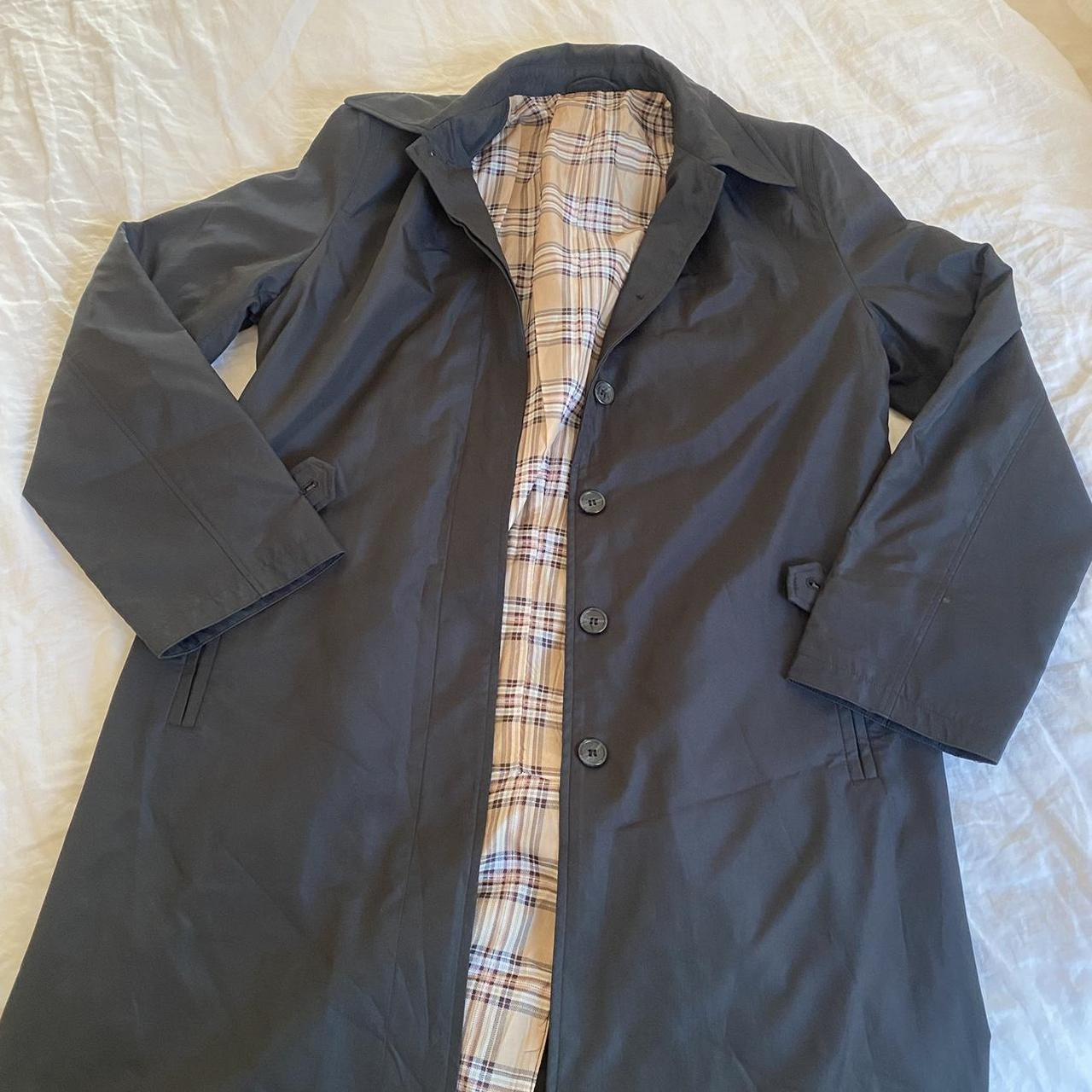 lightweight trench coat burberry style excellent... - Depop