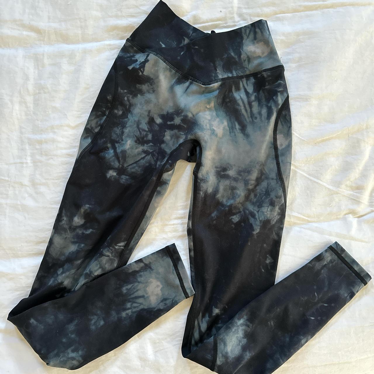 Popular Alphalete oil stain leggins