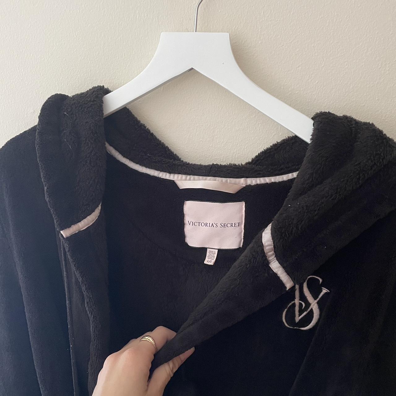 Victoria secret fleece robe Worn a few times Depop