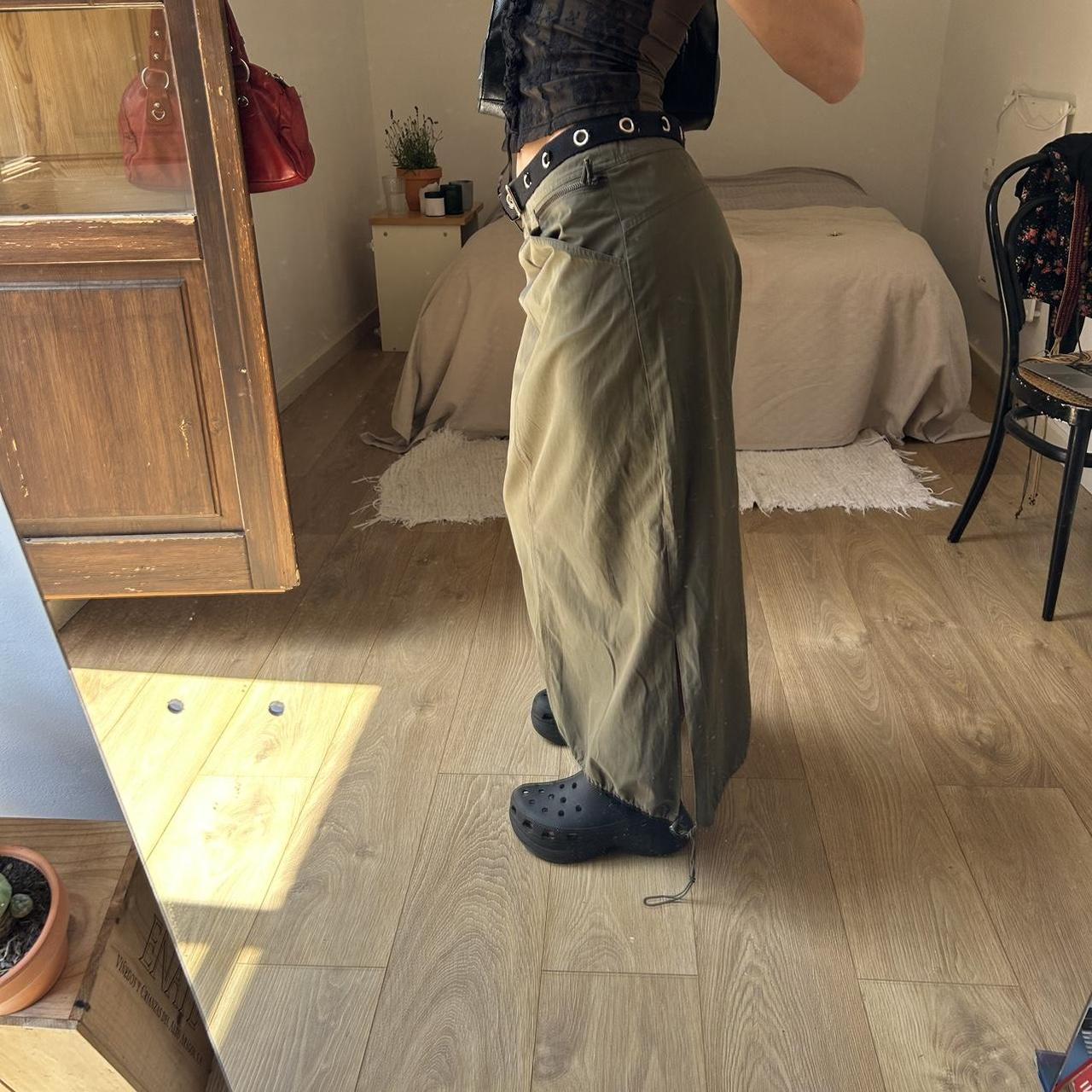 Khaki cargo maxi skirt with toggles - Depop