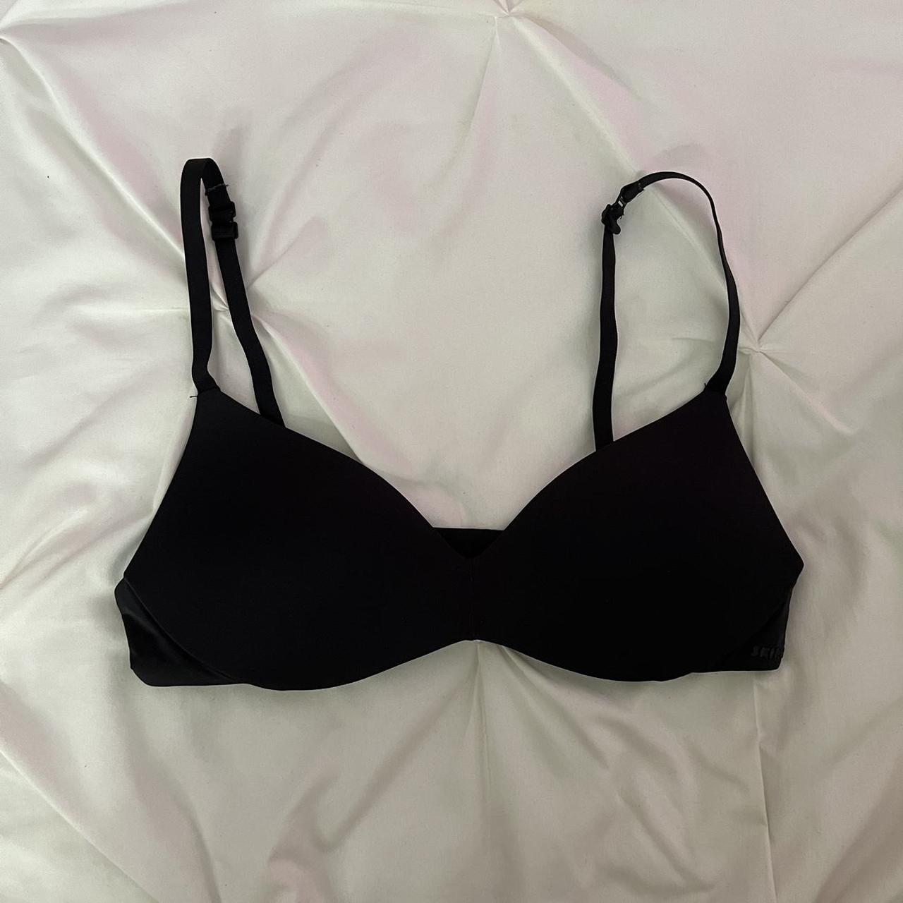 Skims push-up plunge bra Size 34A Worn once - Depop