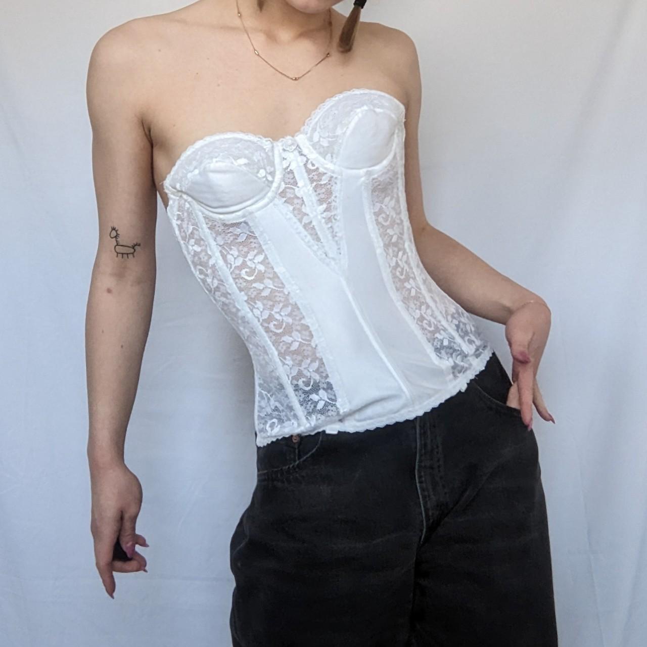 Vintage White Lace Corset 🕊️ Perfect For The Small Depop