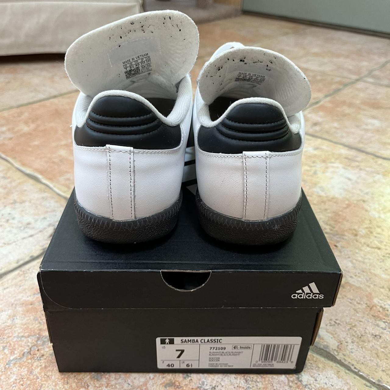 Adidas Women's White and Black Trainers | Depop