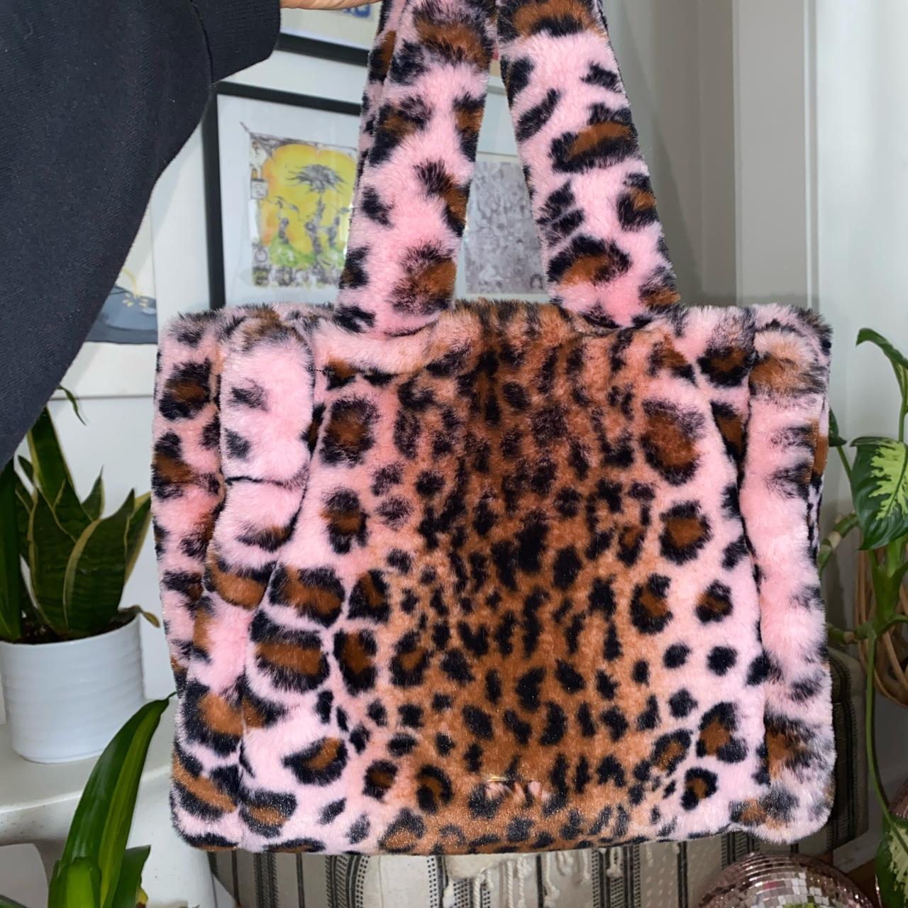 Fuzzy Pink Cheetah Purse So cute and soft