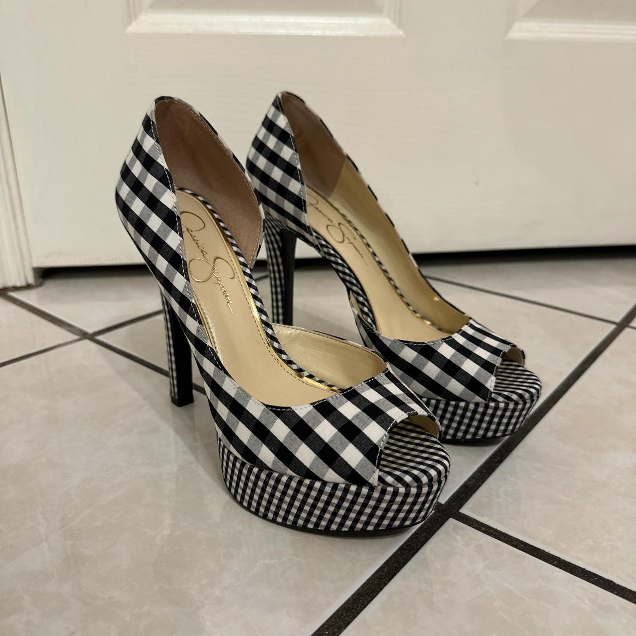 Gently used Jessica Simpson JS MARTELLA Black White