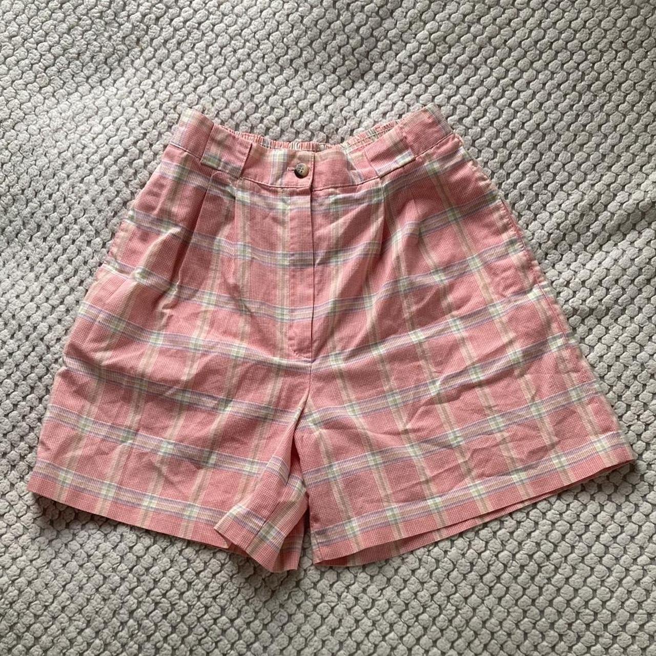 Jaclyn Smith Women's Pink Shorts | Depop