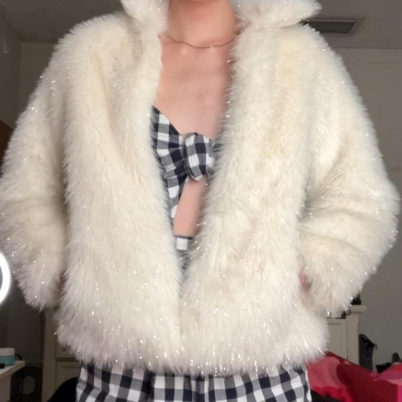 Zara faux-fur-coat - Depop