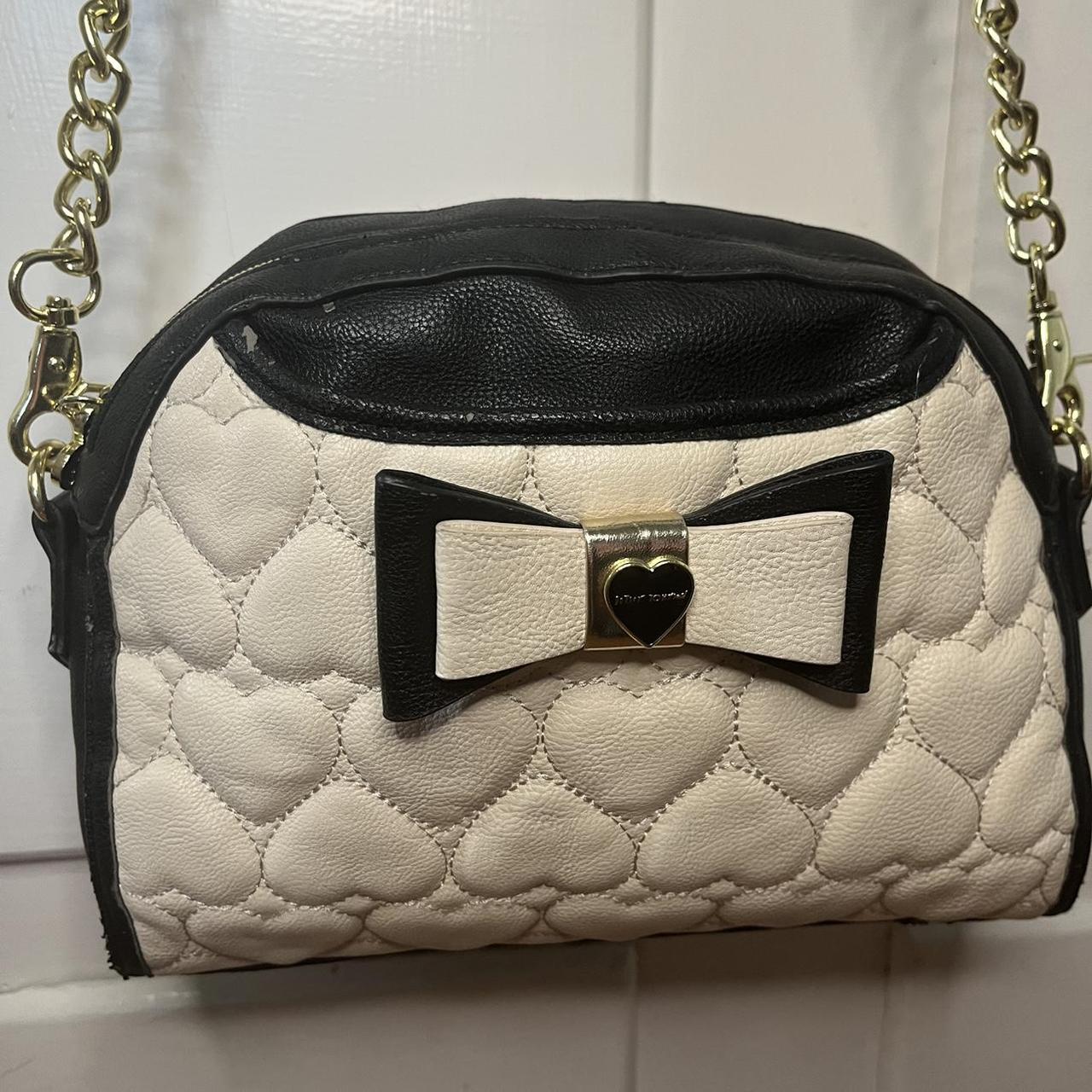 Cream Quilted Heart Strap Cross Body Bag