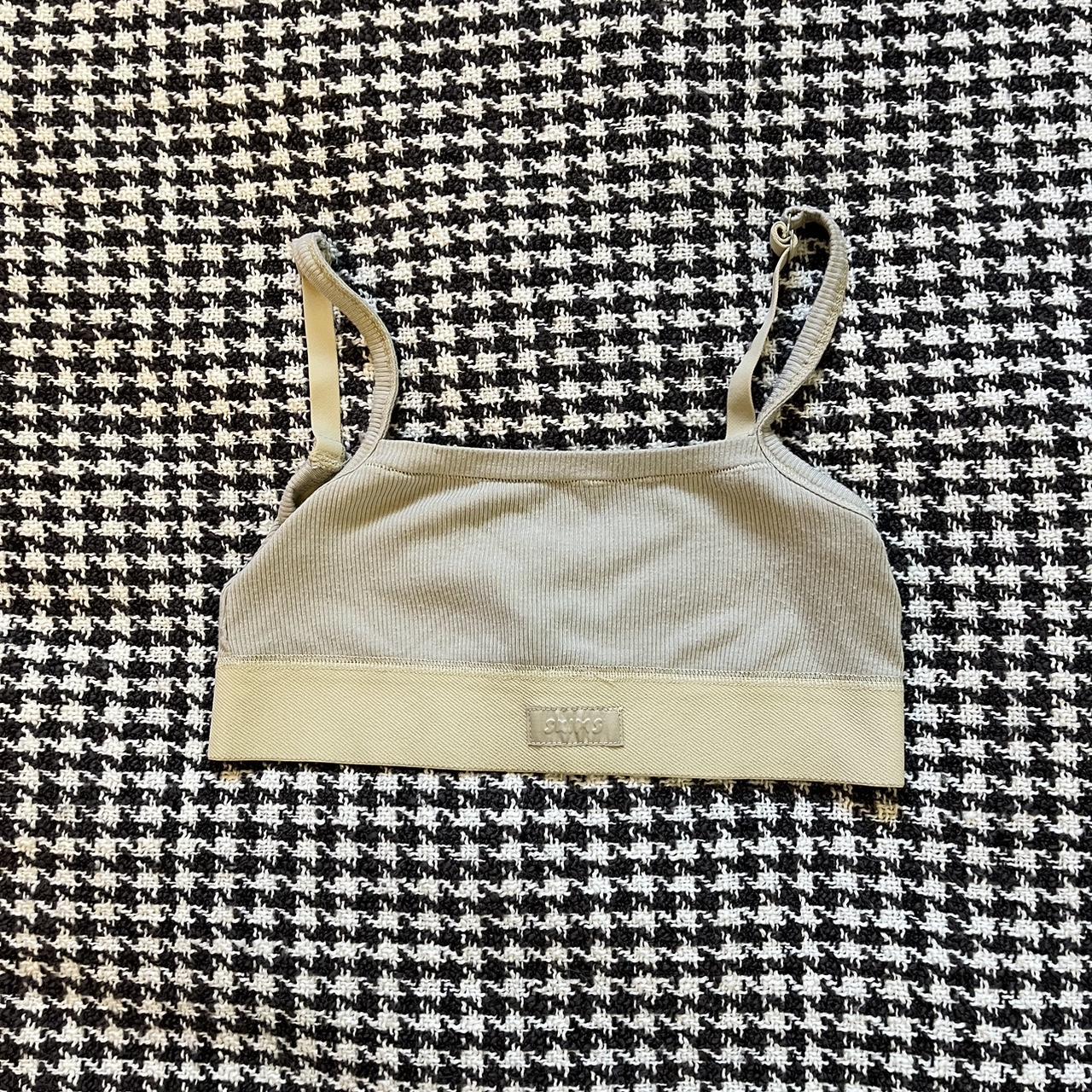 SKIMS BRA size: XS - Depop