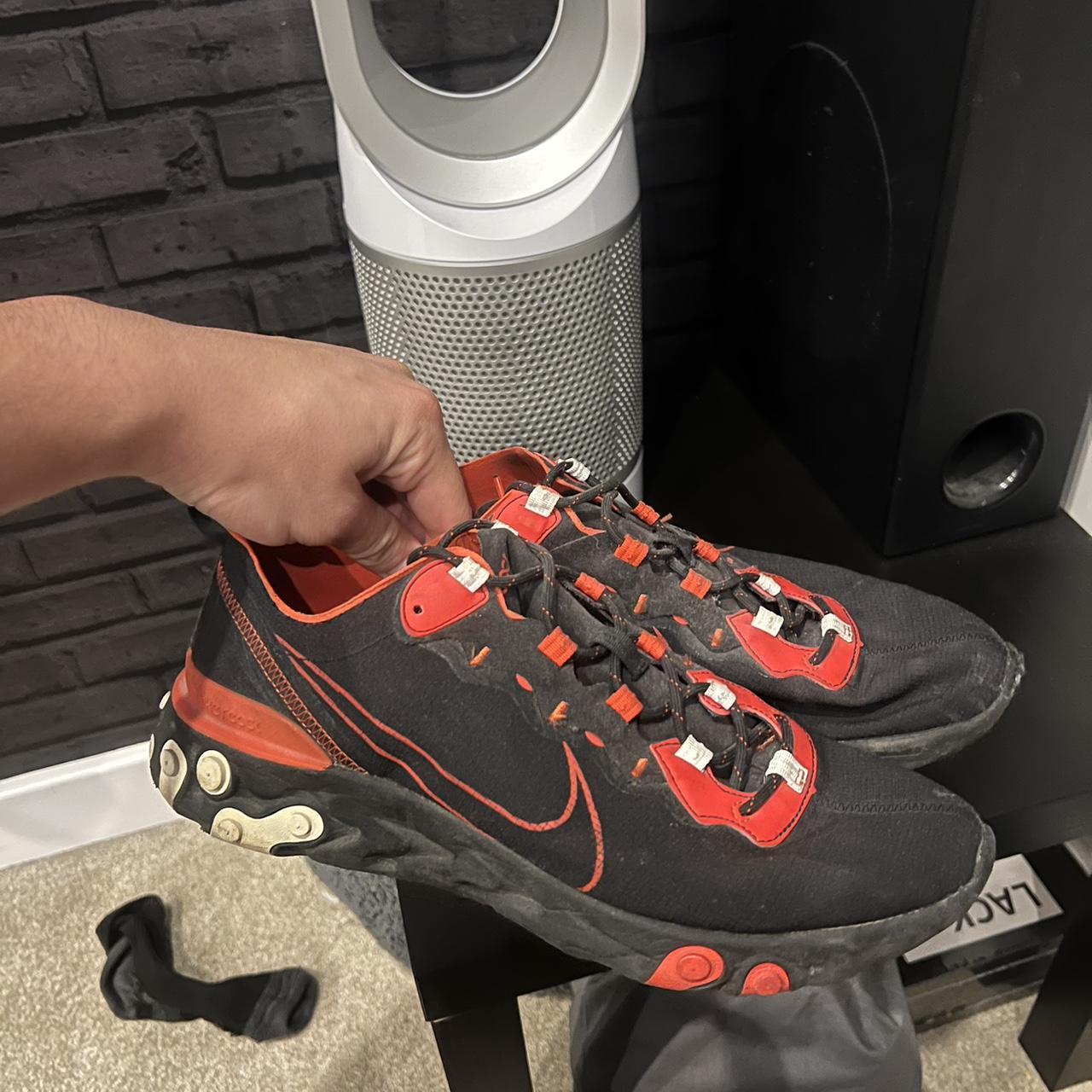 nike reacts black red