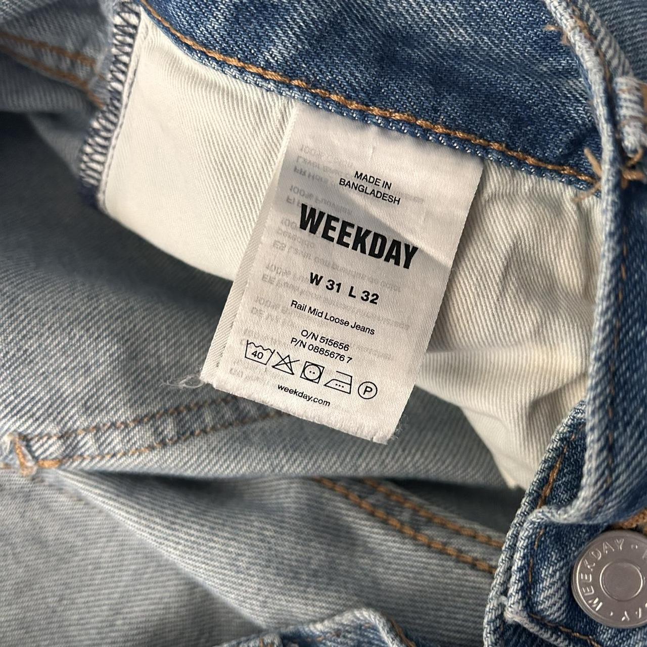 Weekday Rail Mid Loose Straight Jeans in Seventeen... - Depop