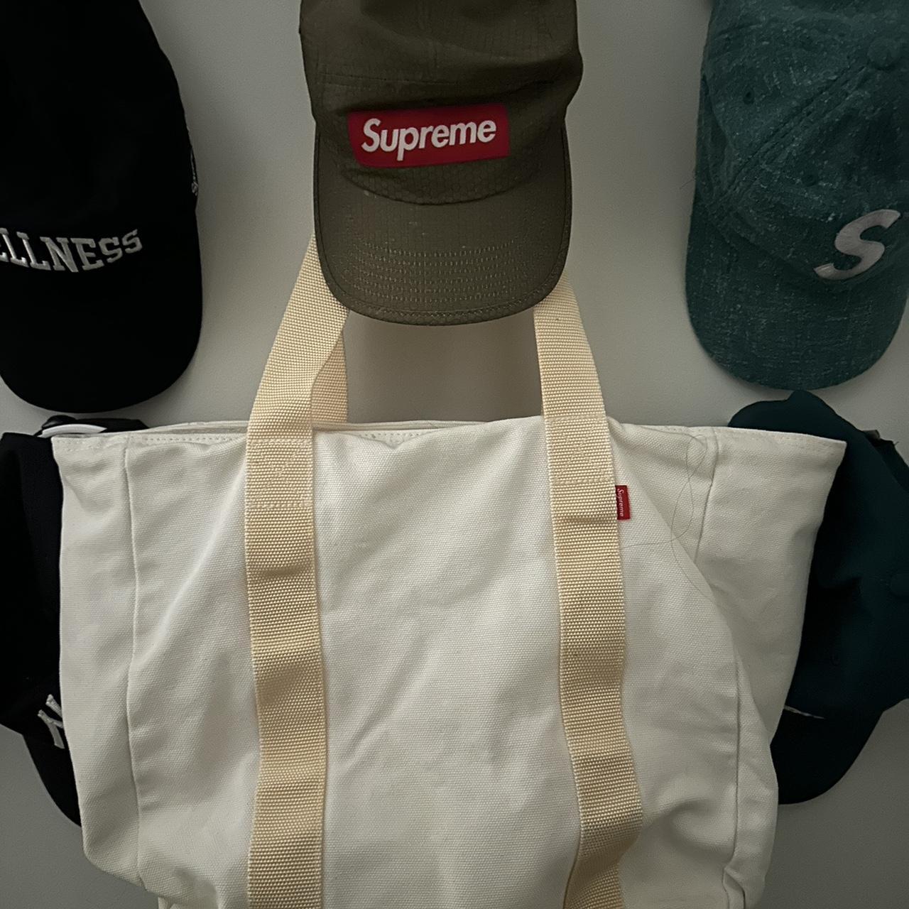 Supreme Canvas Box Logo Tote , FW20/FW21 collection •...