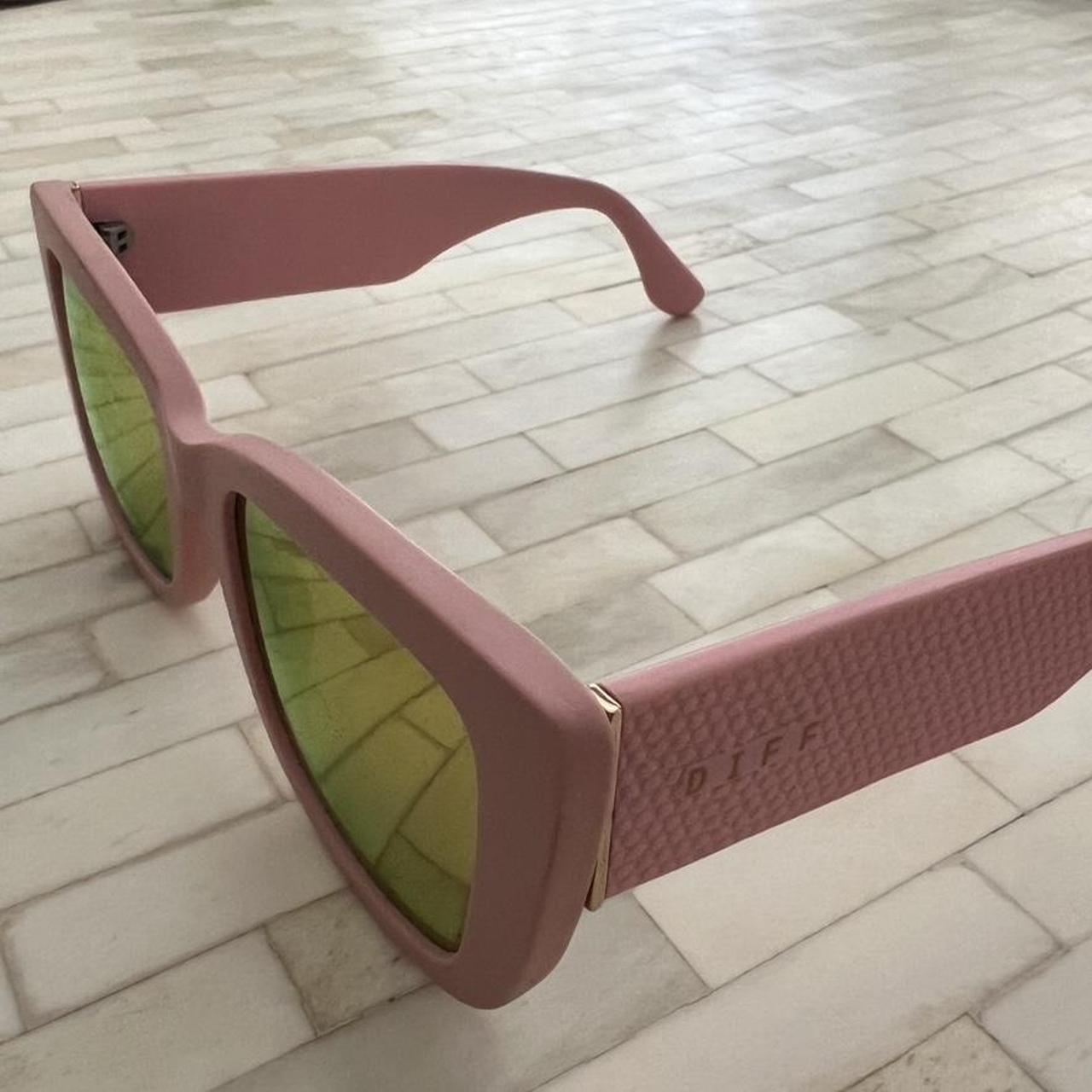DIFF Women's Oversized Sunglasses - Pink – Diff p… - image 4