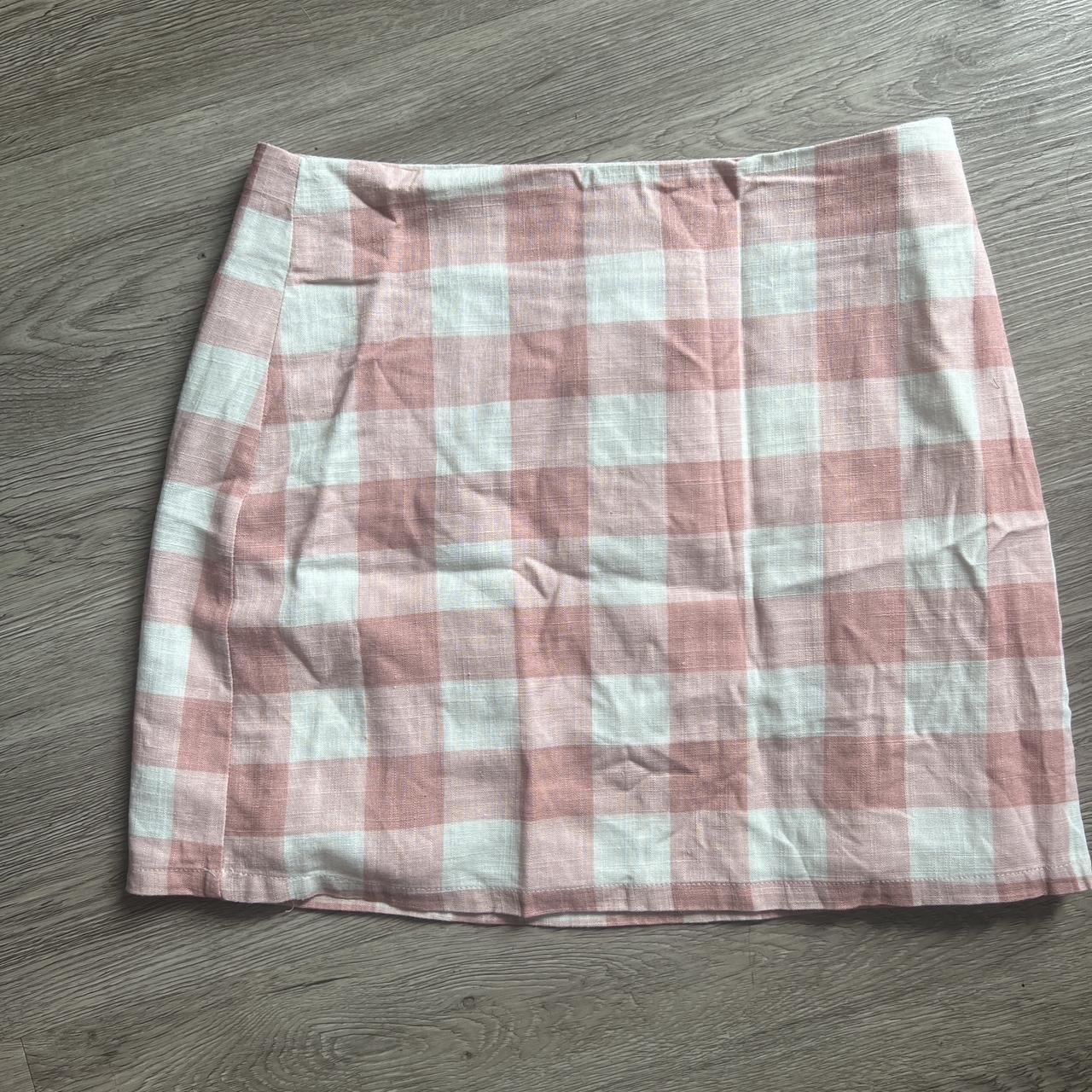 Pink checkered skirt - Depop